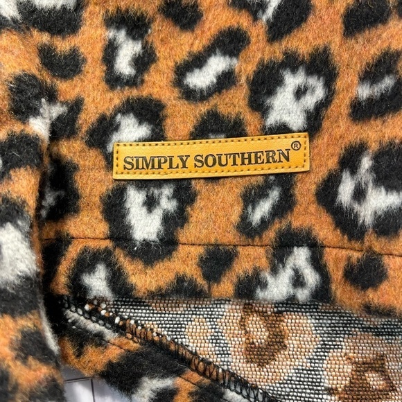 Simply Southern Shacket Womens XL Leopard Print Fuzzy Pockets Poly Versatile - Picture 15 of 15